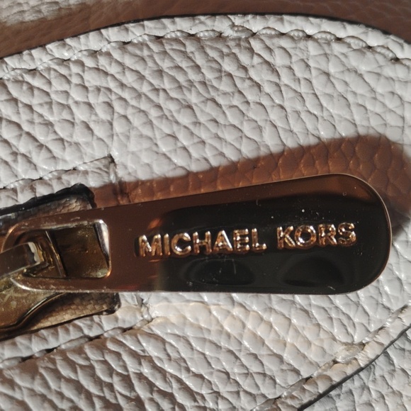 Michael Kors Raven Large Leather Shoulder Bag Creme NWOT - Picture 12 of 13